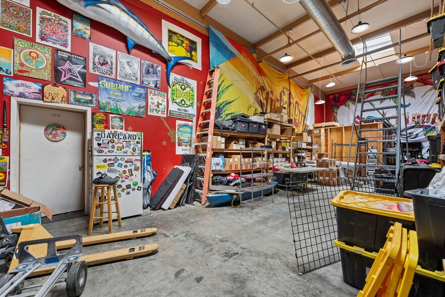 More Photos Of 825-829 27th Ave, Oakland Manufacturing For Sale