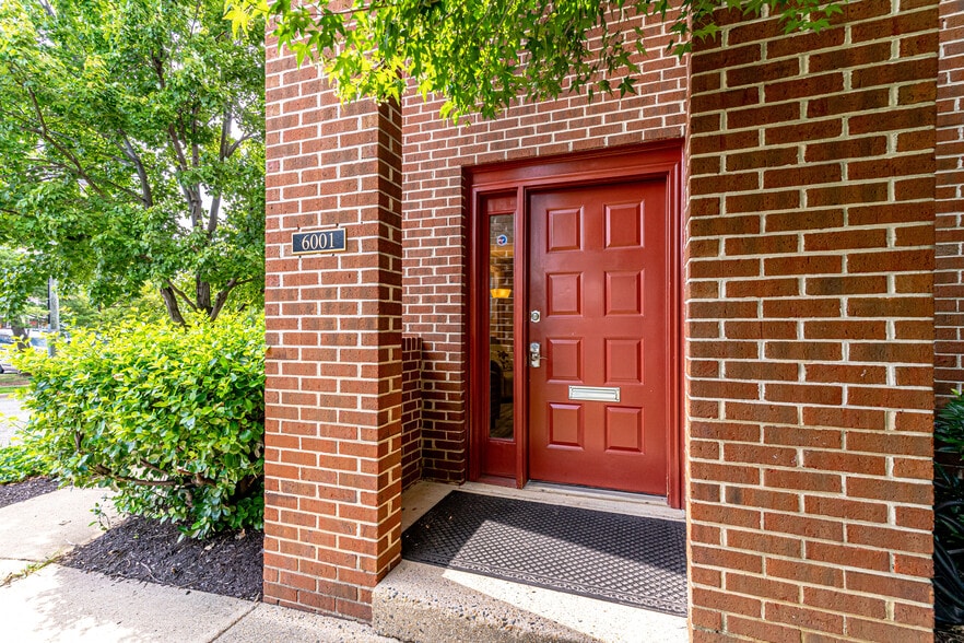 More Photos Of 6001-6003 Tower Ct, Alexandria Office For Sale