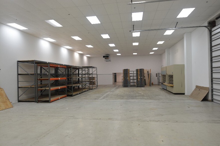 More Photos Of 13770 Automobile Blvd, Clearwater Distribution For Lease
