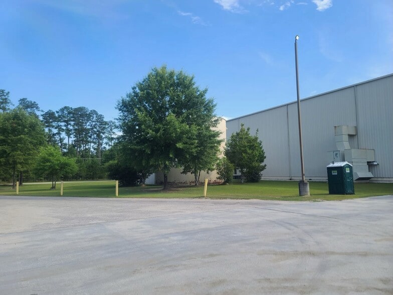 More Photos Of 741 Wellman Rd, Darlington Warehouse For Lease