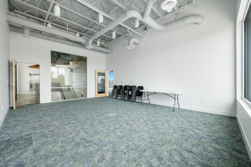 More Photos Of 9425 Sandifur Pky, Pasco Office For Sale