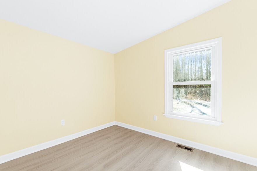 More Photos Of 1349 Yorktown Rd, Annapolis Assisted Living For Sale