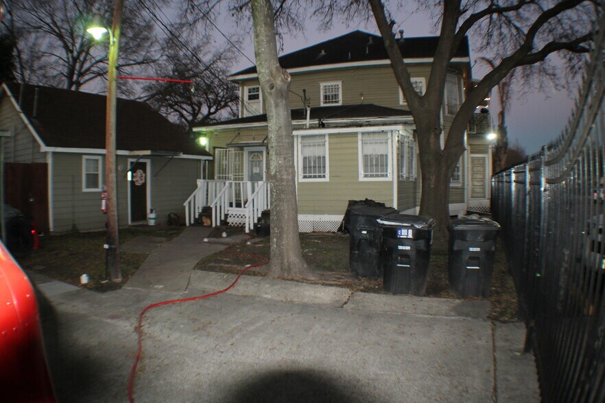 More Photos Of 3520 Broadway St, Houston Multifamily For Sale