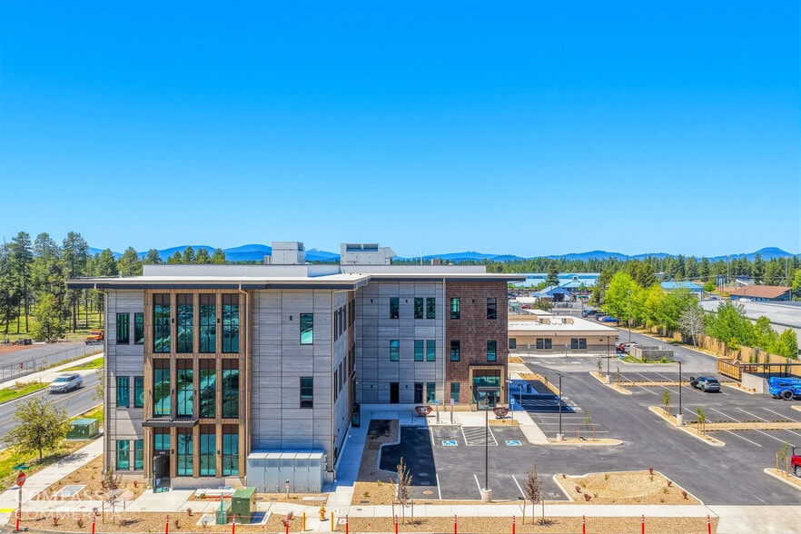More Photos Of 51615 Bluewood Ave, La Pine Rehabilitation Center For Lease