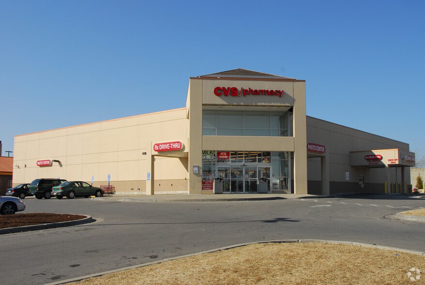 Primary Photo Of 6300 Prospect Ave, Kansas City Drugstore For Lease