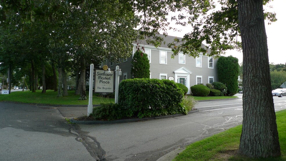Primary Photo Of 923 Route 6A, Yarmouth Port Office For Lease