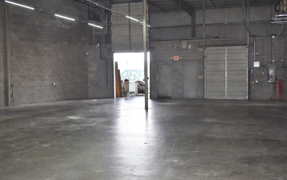 More Photos Of 2601-2623 Cruzen St, Nashville Industrial For Lease