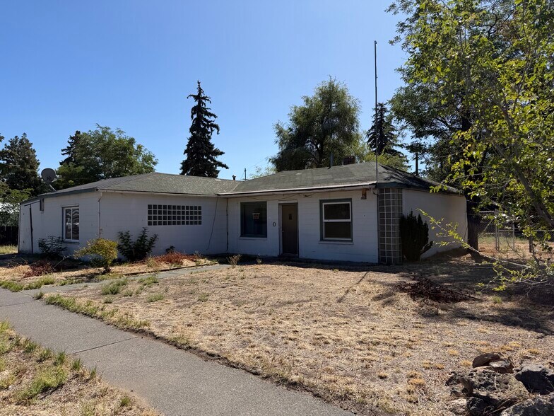 Primary Photo Of 240 NW Birch Ave, Redmond Land For Sale