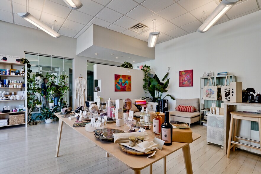 More Photos Of 2170 Main St, Sarasota Loft Creative Space For Sale