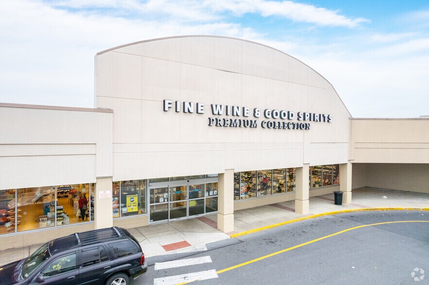 More Photos Of 2590 Macarthur Rd, Whitehall Unknown For Lease