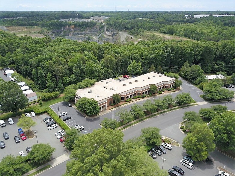More Photos Of 2400 Crownpoint Executive Dr, Charlotte Office For Lease