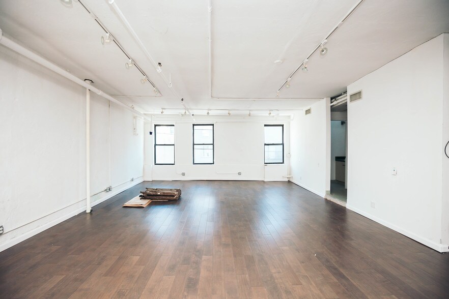 More Photos Of 154-158 Ludlow St, New York Office For Lease
