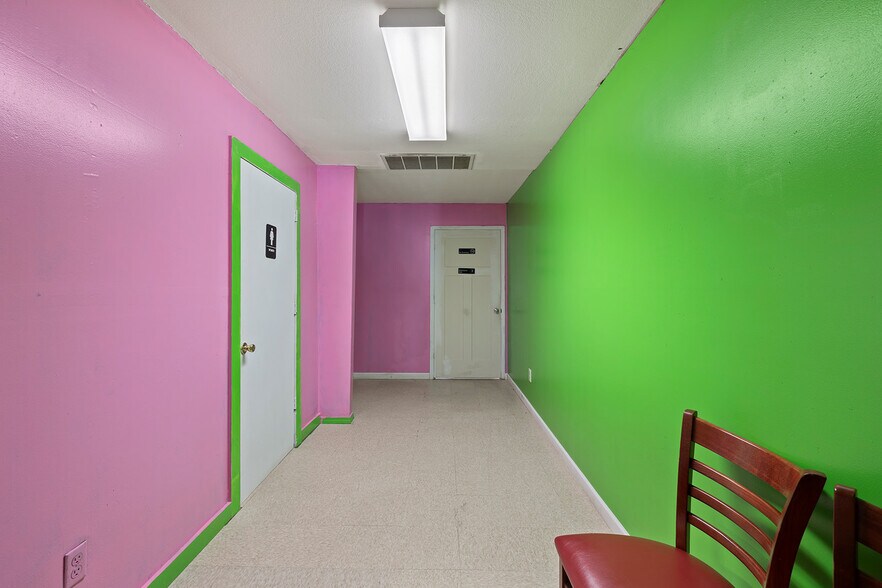 More Photos Of 143 E Main St, Fordland General Retail For Sale