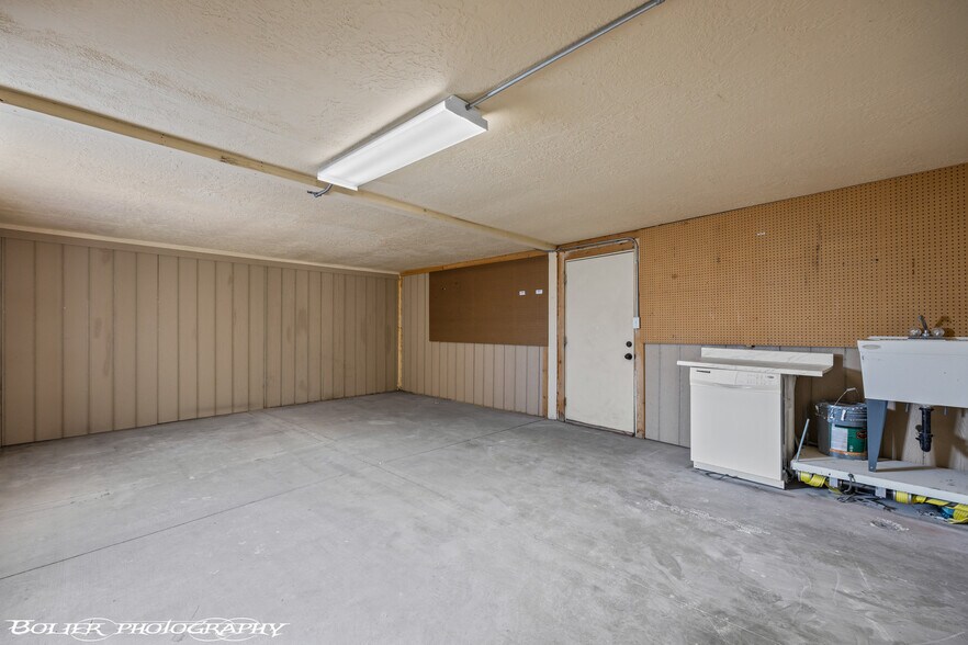 More Photos Of 320 E Old Mill Rd, Mesquite Office For Sale