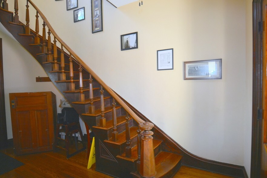 More Photos Of 13 E Dayton St, West Alexandria Restaurant For Sale