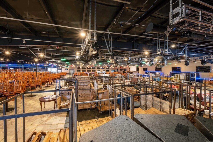 More Photos Of 8624 I 30, Little Rock Restaurant For Sale