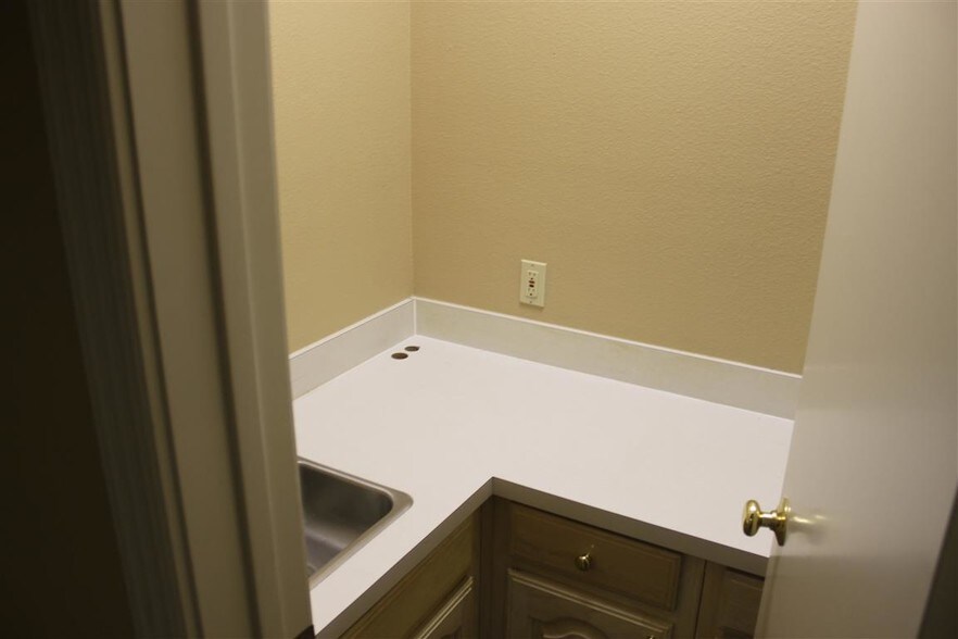 More Photos Of 6407 Colleyville Blvd, Colleyville Medical For Sale