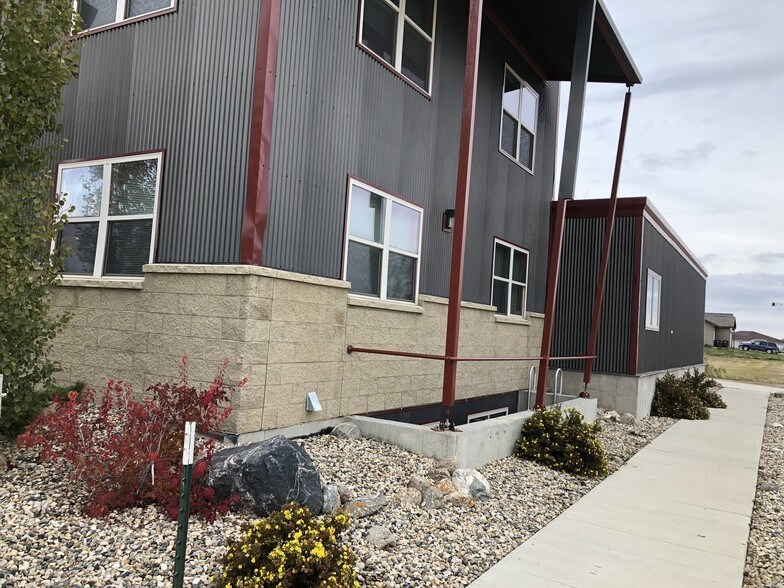 More Photos Of 299 Prairie Dr, Stanley Office For Sale