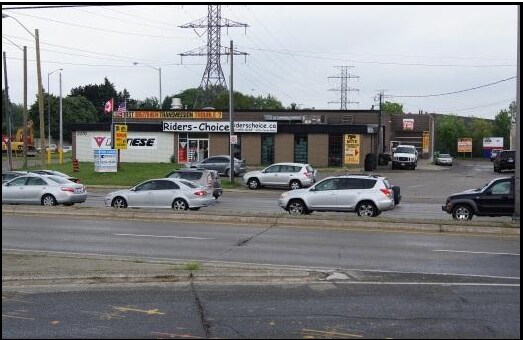 More Photos Of 2280-2300 Dixie Rd, Mississauga Flex For Lease
