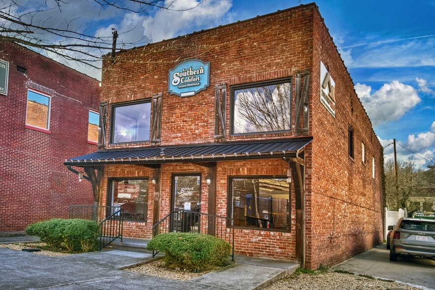 More Photos Of 240 W Main St, Blue Ridge Office For Sale