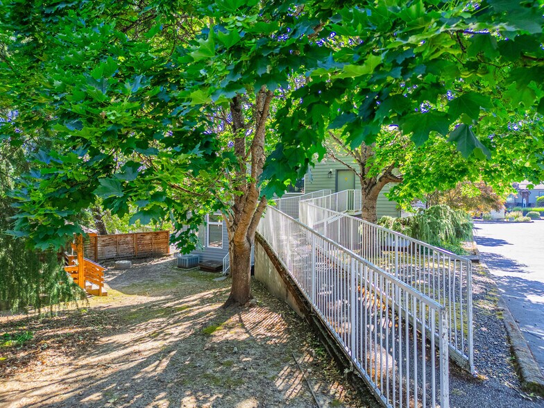 More Photos Of 873 NE 7th St, Grants Pass Medical For Lease