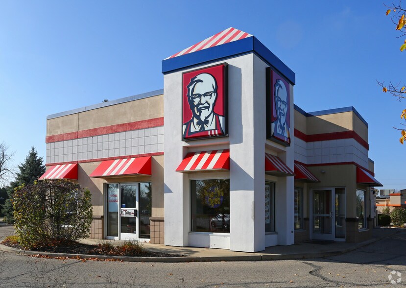 More Photos Of 2200 Green Bay Rd, North Chicago General Retail For Sale