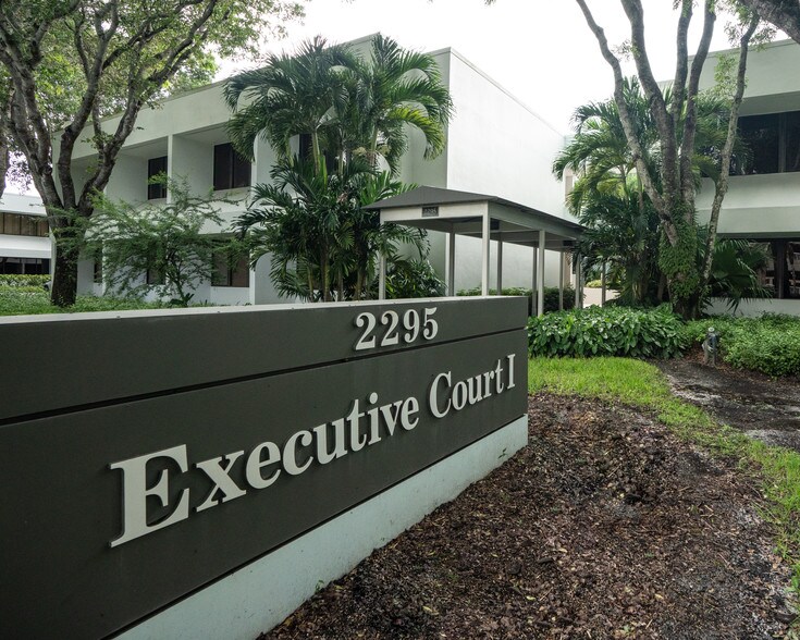 More Photos Of 2295 NW Corporate Blvd, Boca Raton Office Residential For Sale