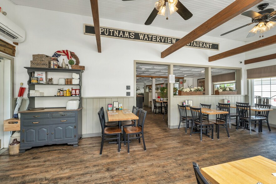 More Photos Of 40 Main St, Goffstown Restaurant For Sale