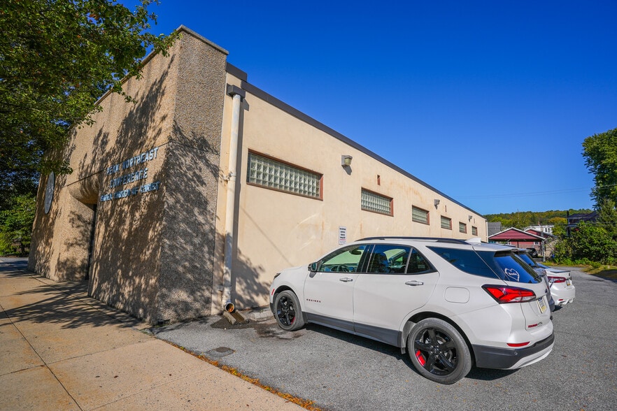 More Photos Of 431 Delaware Ave, Palmerton Office For Sale