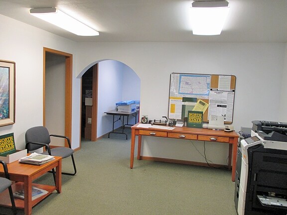 More Photos Of 2718 Gateway Ave, Bismarck Office For Lease