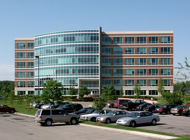 More Photos Of 11400 Tomahawk Creek Pky, Leawood Office For Lease