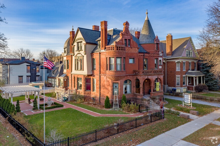 Primary Photo Of 3209 W Wells St, Milwaukee Hospitality For Sale