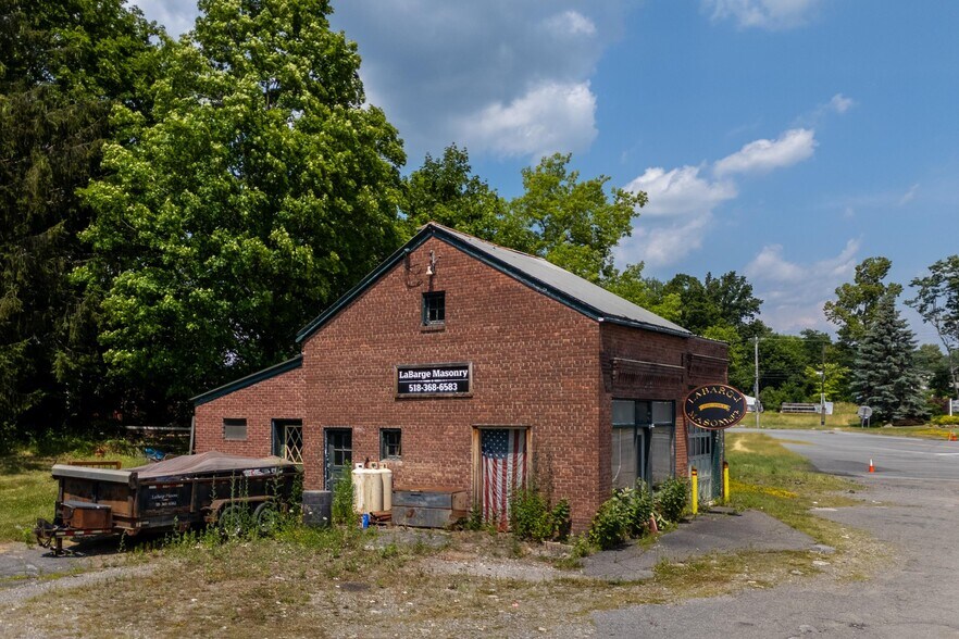 More Photos Of 1053 Wicker St, Ticonderoga Multifamily For Sale