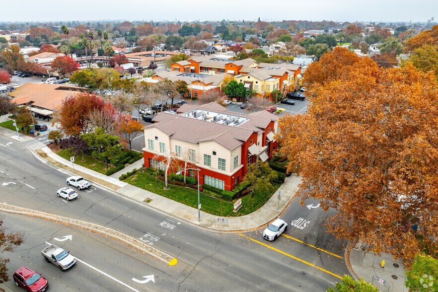 More Photos Of 672 W 11th St, Tracy Office For Lease