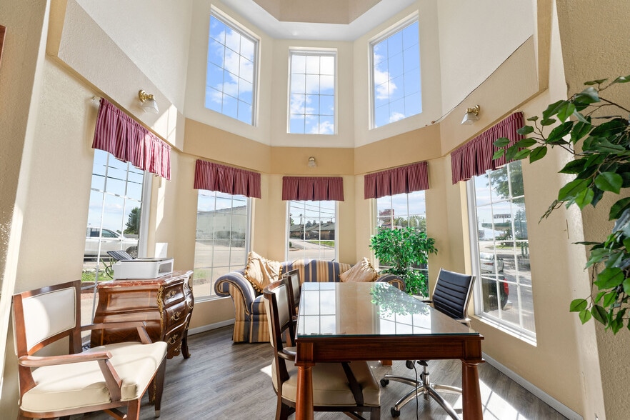 More Photos Of 1360 W Hwy 76, Branson Hotel For Sale