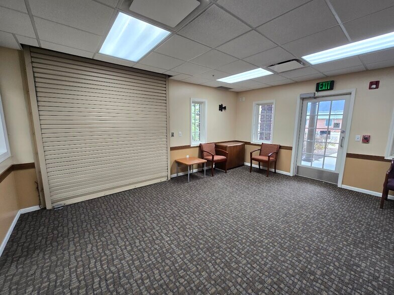 More Photos Of 43650 Garfield Rd, Clinton Township Medical For Lease