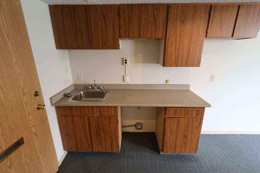 More Photos Of 631 Sixth St, New Westminster Apartments For Lease