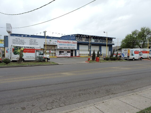Primary Photo Of 1613 Calle del Norte, Laredo Freestanding For Sale