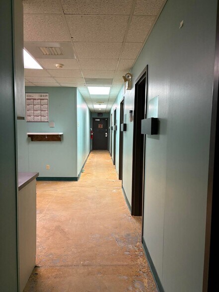 More Photos Of 340 Bogle St, Somerset Medical For Sale