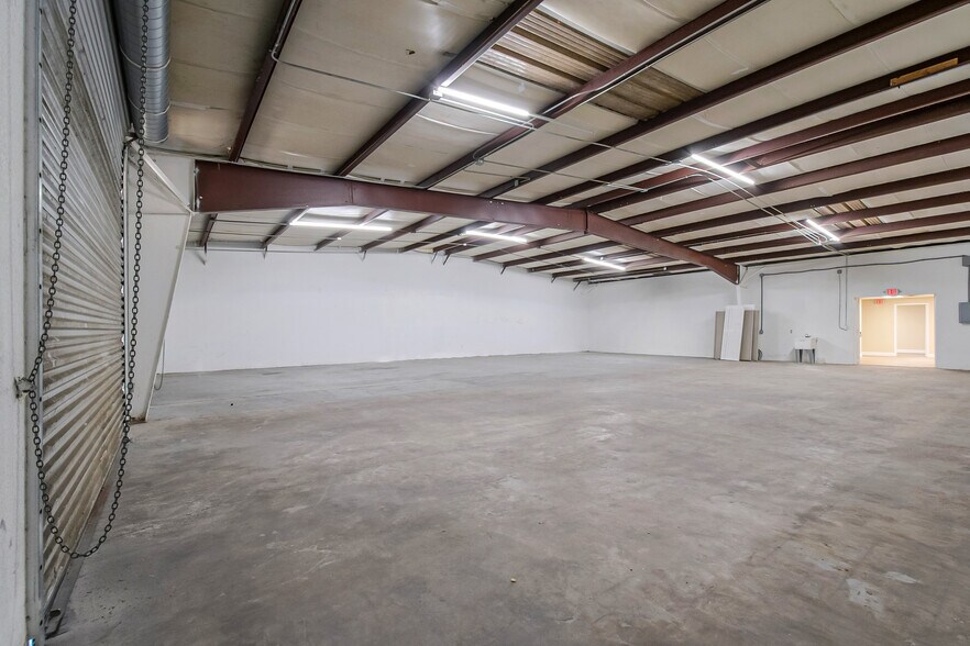 More Photos Of 440 Plumosa Ave, Casselberry Warehouse For Lease
