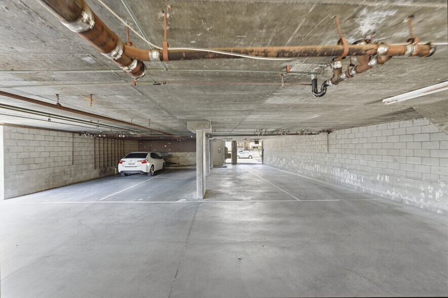More Photos Of 579 W 14th St, San Pedro Apartments For Sale