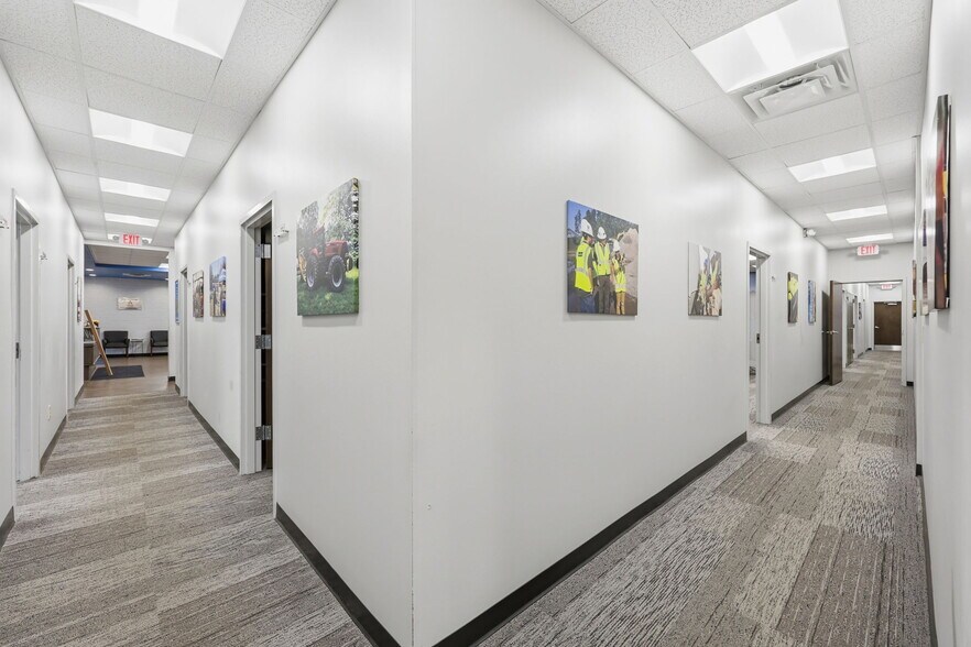 More Photos Of 2720 Discovery Dr, Raleigh Flex For Lease