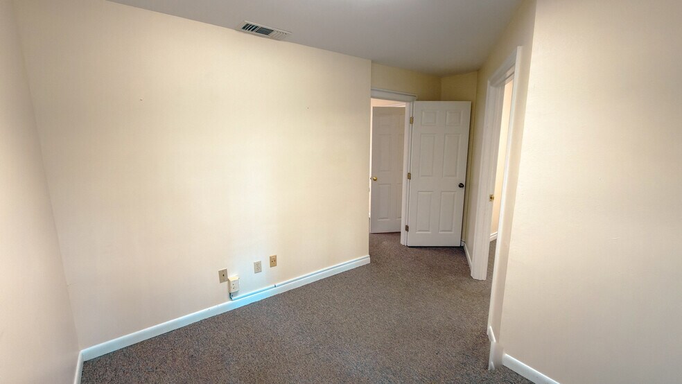 More Photos Of 4400 Bayou Blvd, Pensacola Office For Sale