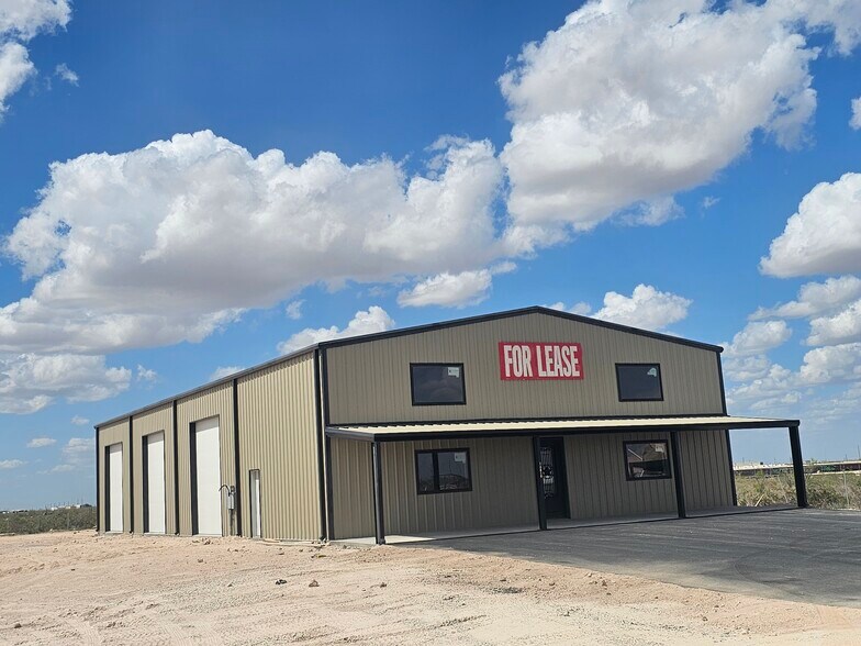 More Photos Of 14010 W Silver Fox Trl, Odessa Warehouse For Lease