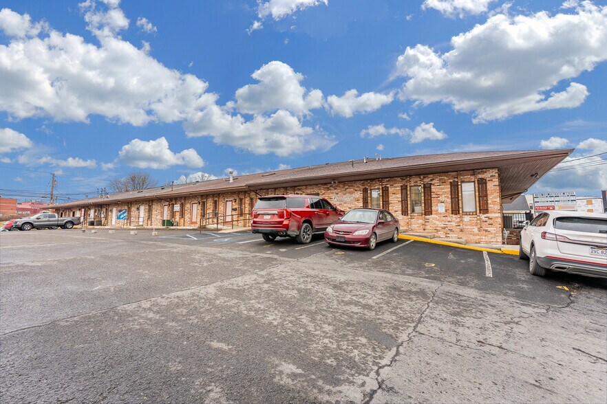 More Photos Of 1189 Pineview Dr, Morgantown Medical For Lease