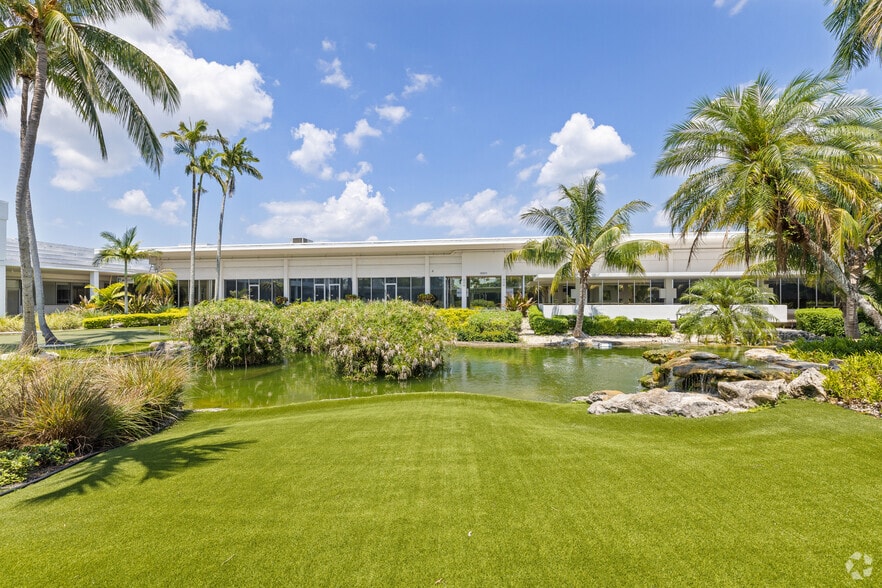 More Photos Of 3910-3980 RCA Blvd, Palm Beach Gardens Office For Lease