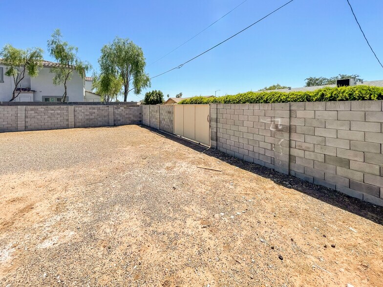 More Photos Of 1925 W Village Dr, Phoenix Multifamily For Sale