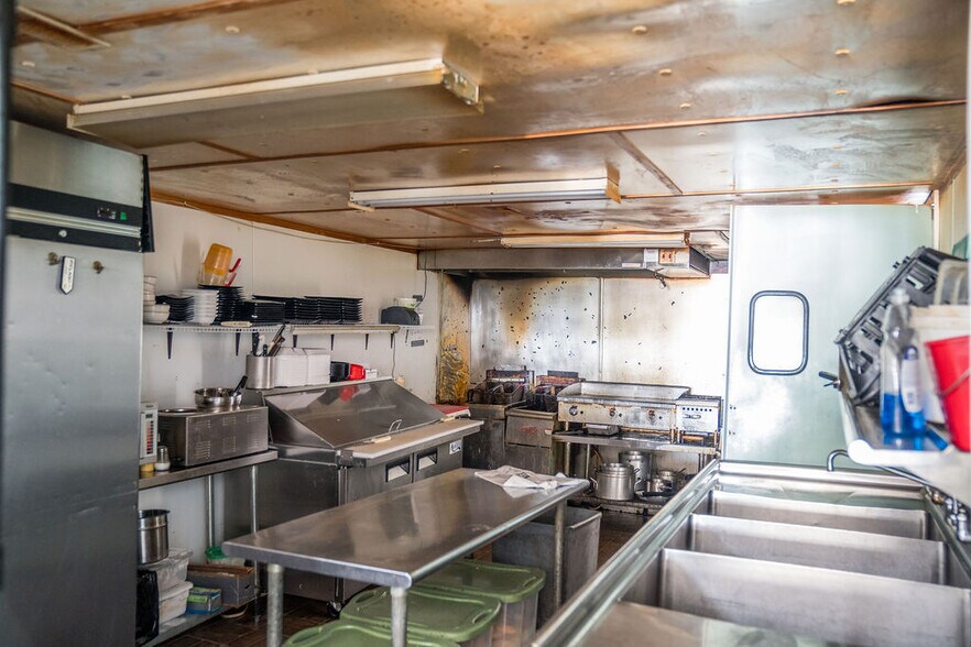 More Photos Of 1011 W Main St, Princeton Restaurant For Sale