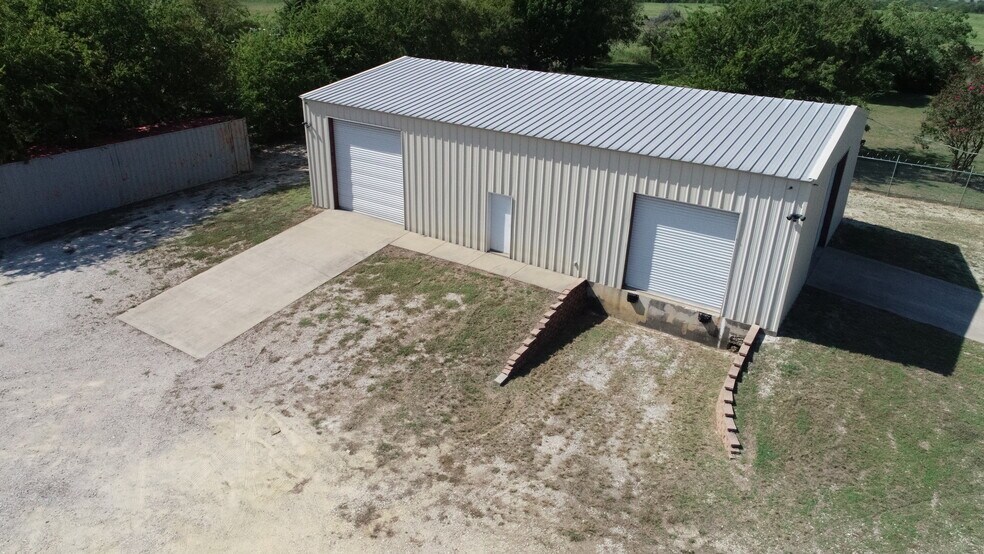 More Photos Of 732 County Road 214, Venus Truck Terminal For Lease
