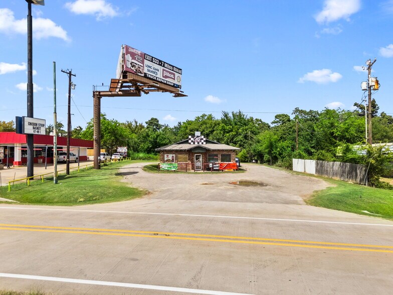 More Photos Of 2858 I-20, Van Freestanding For Sale